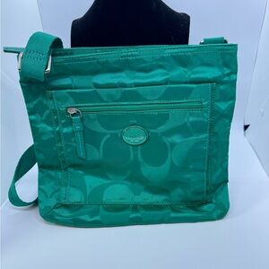 COACH GETAWAY NYLON CROSSBODY  Deep Green